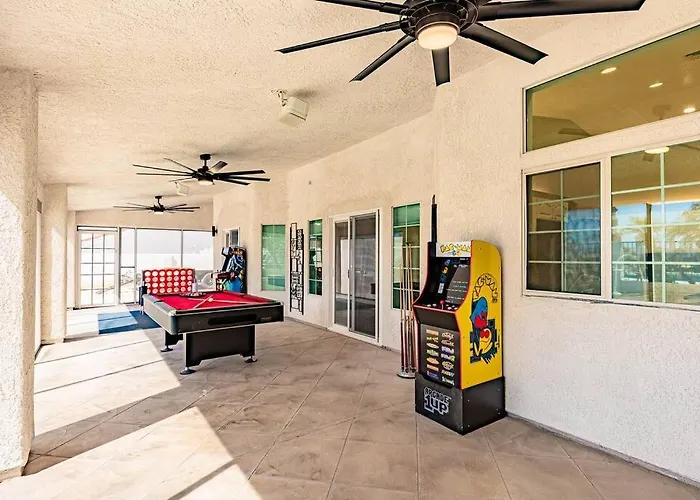 Pool Pool Table View Sleeps 24 Holiday home Lake Havasu City