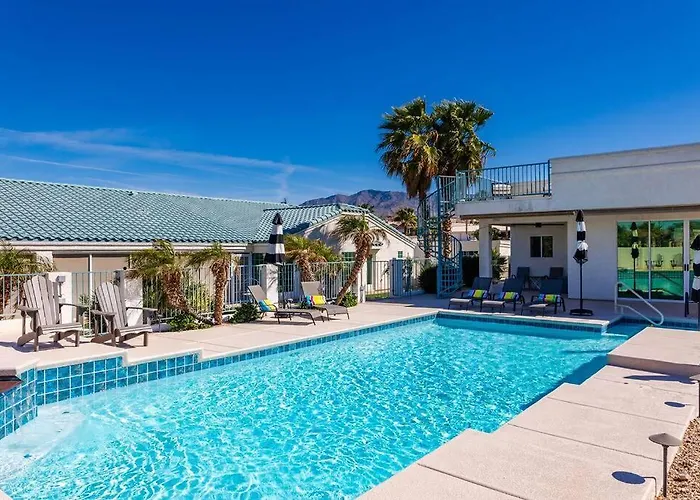 Pool Pool Table View Sleeps 24