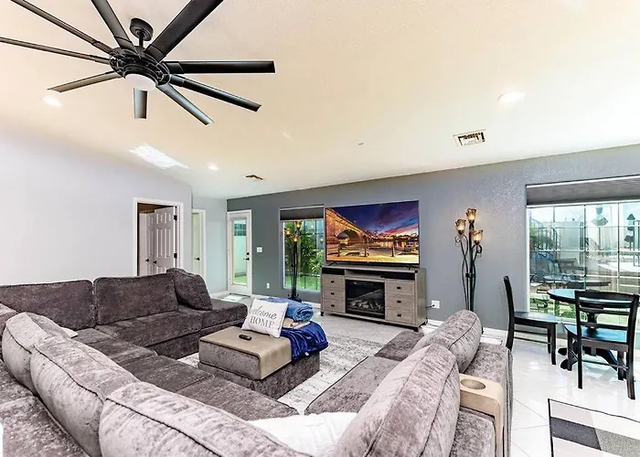 Holiday home Pool Pool Table View Sleeps 24