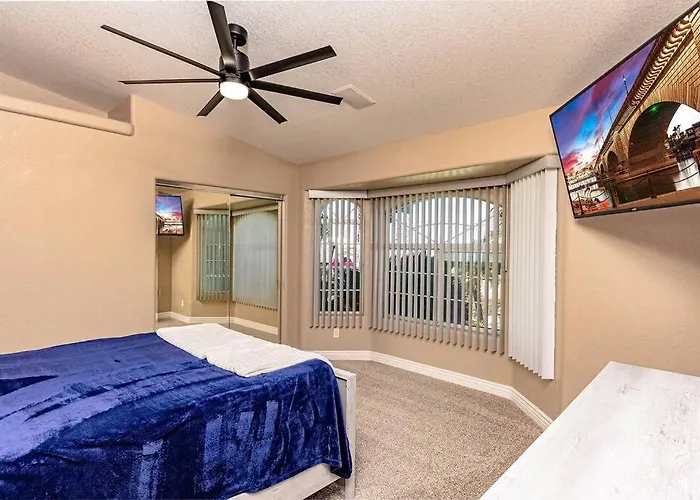 Holiday home Pool Pool Table View Sleeps 24