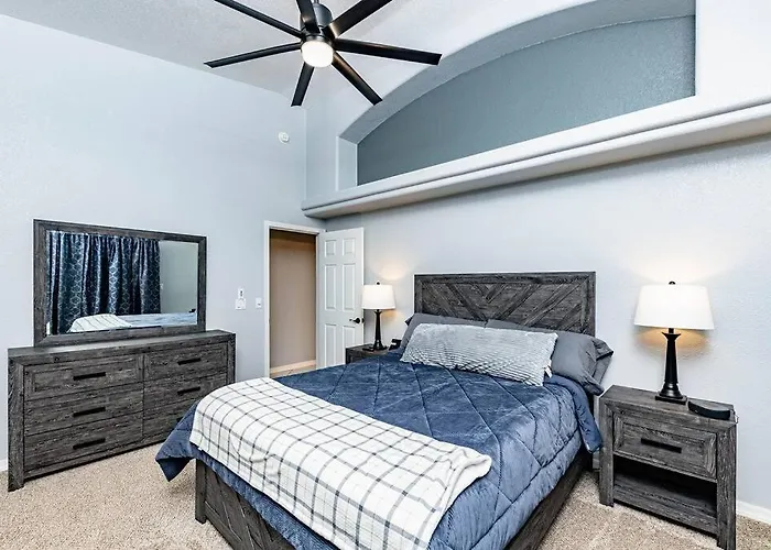 Pool Pool Table View Sleeps 24